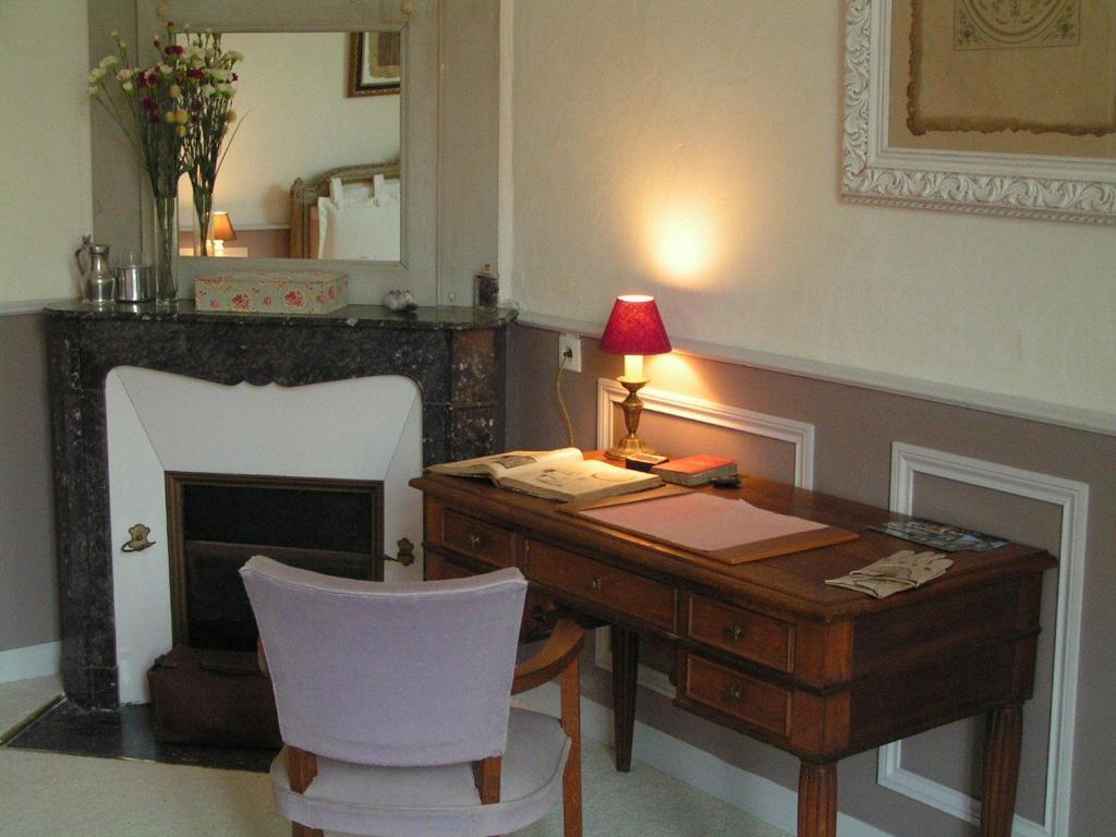 Chateau De La Haye Bed and Breakfast Contigné Kamer foto